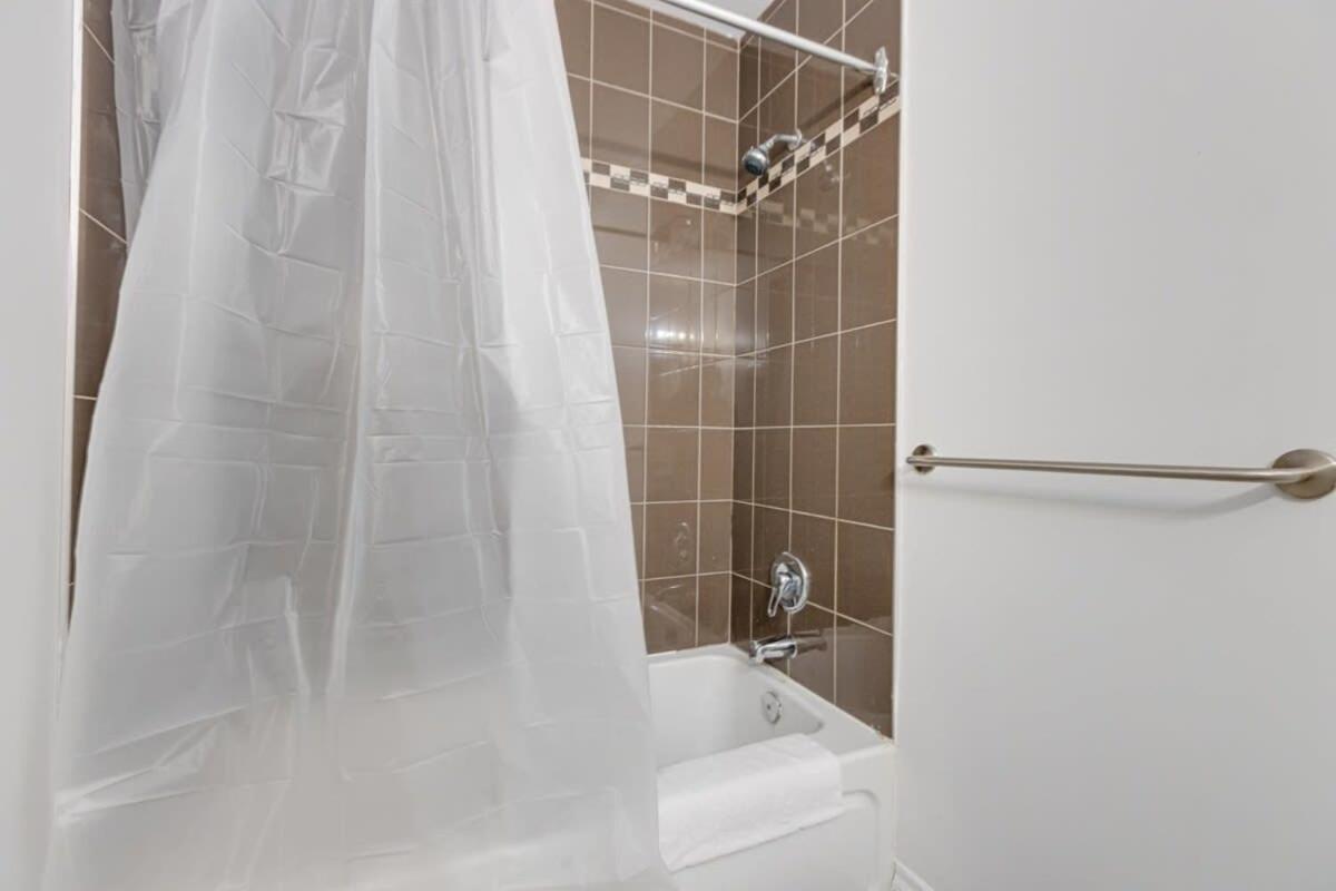 M11 Gorgeous Bright Corner 2Br In Heart Of Mtl Apartment Montreal Exterior photo